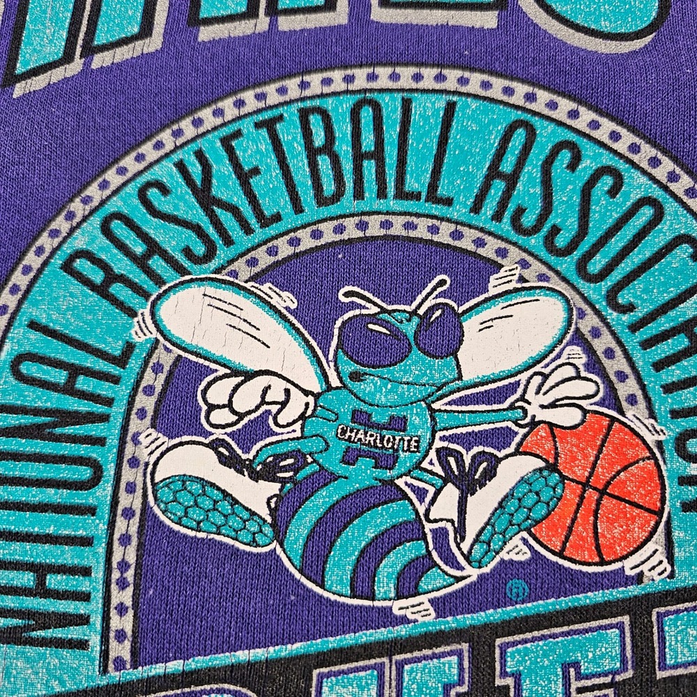 Nutmeg Charlotte Hornets Sweatshirt Mens Large Purple Vintage 90s NBA Crewneck - Picture 8 of 10